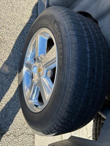 used 2007 Chevrolet Suburban car, priced at $9,999