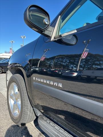 used 2007 Chevrolet Suburban car, priced at $9,999