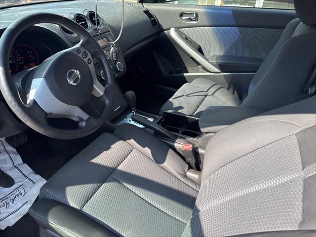 used 2009 Nissan Altima car, priced at $5,500