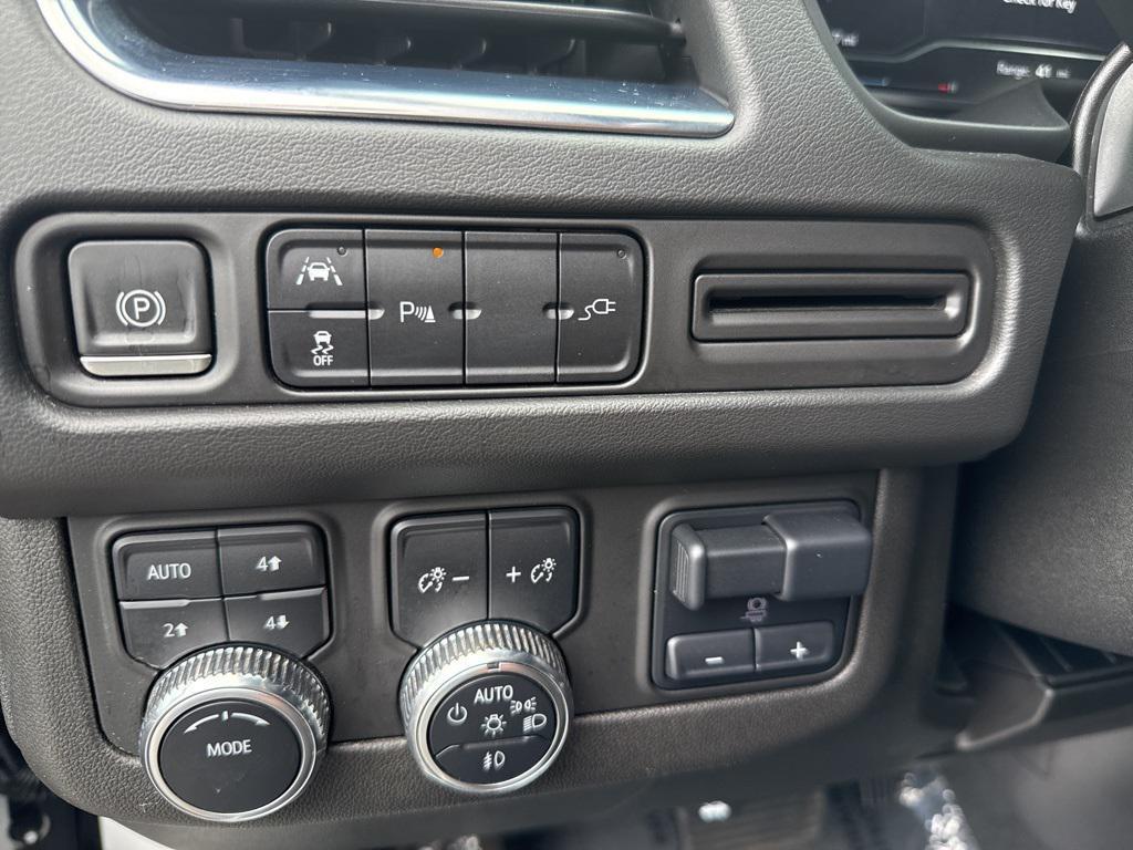 used 2022 GMC Yukon XL car, priced at $30,999