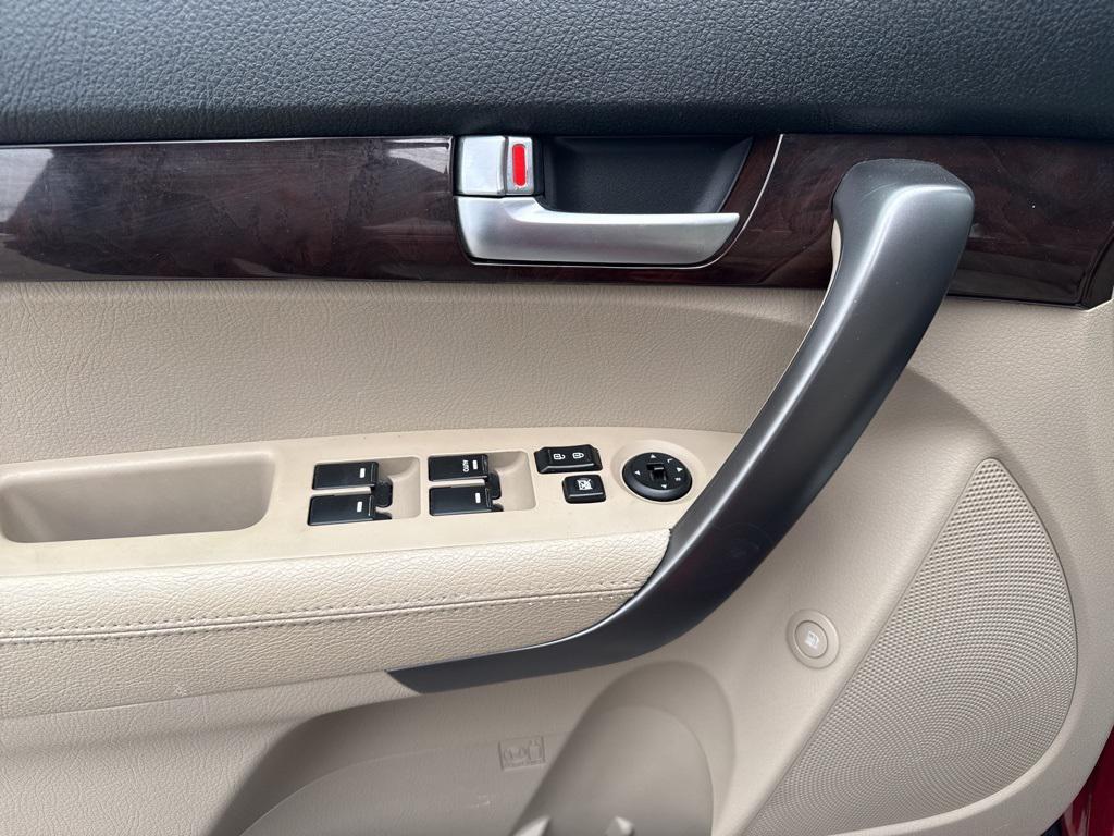used 2014 Kia Sorento car, priced at $5,500