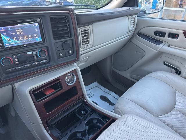used 2006 Cadillac Escalade EXT car, priced at $8,999