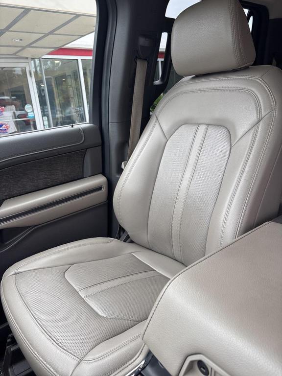 used 2021 Ford Expedition Max car, priced at $25,500