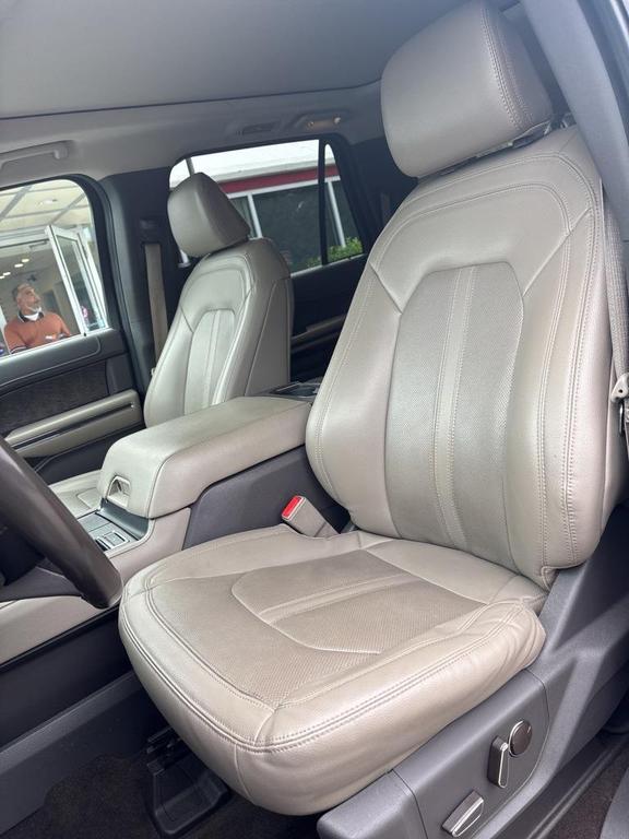 used 2021 Ford Expedition Max car, priced at $25,500