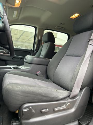 used 2013 Chevrolet Suburban car, priced at $11,500