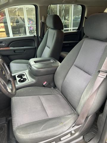 used 2013 Chevrolet Suburban car, priced at $11,500