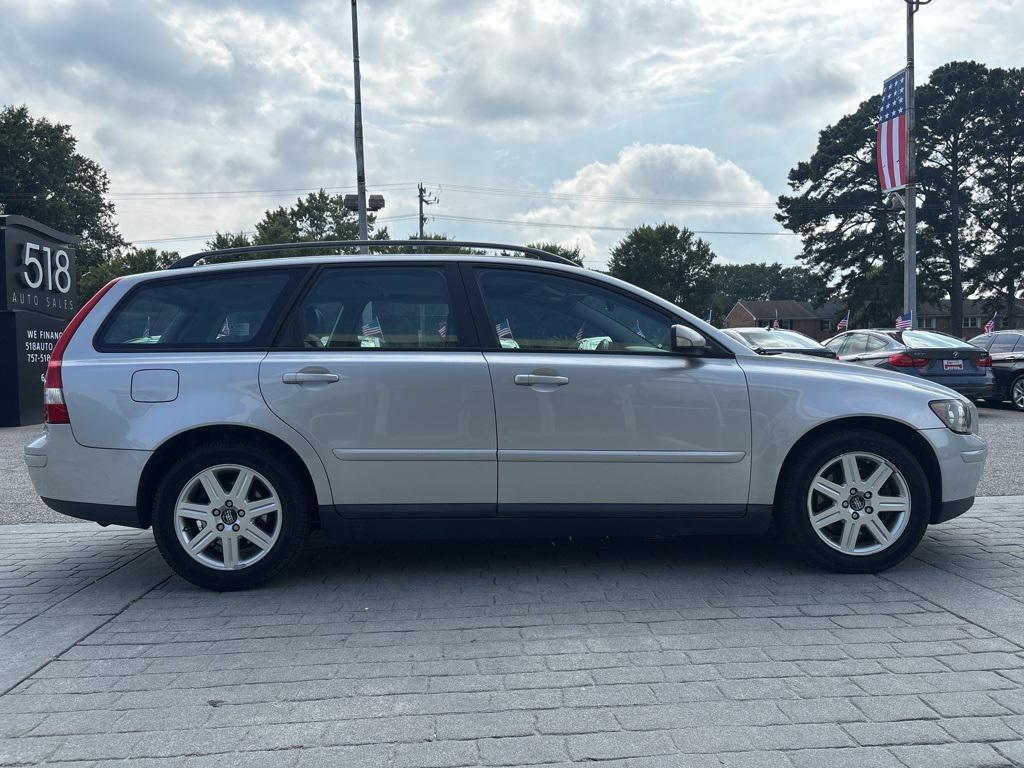 used 2006 Volvo V50 car, priced at $4,699
