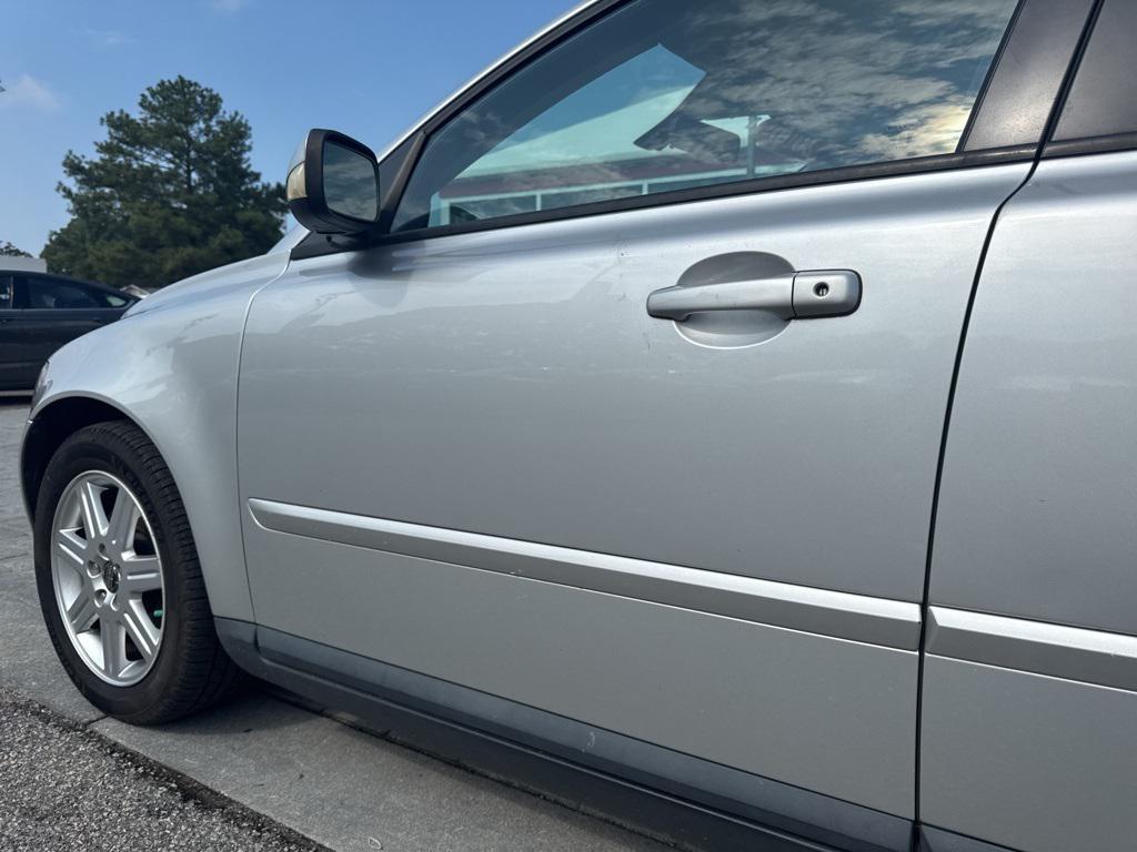 used 2006 Volvo V50 car, priced at $4,699