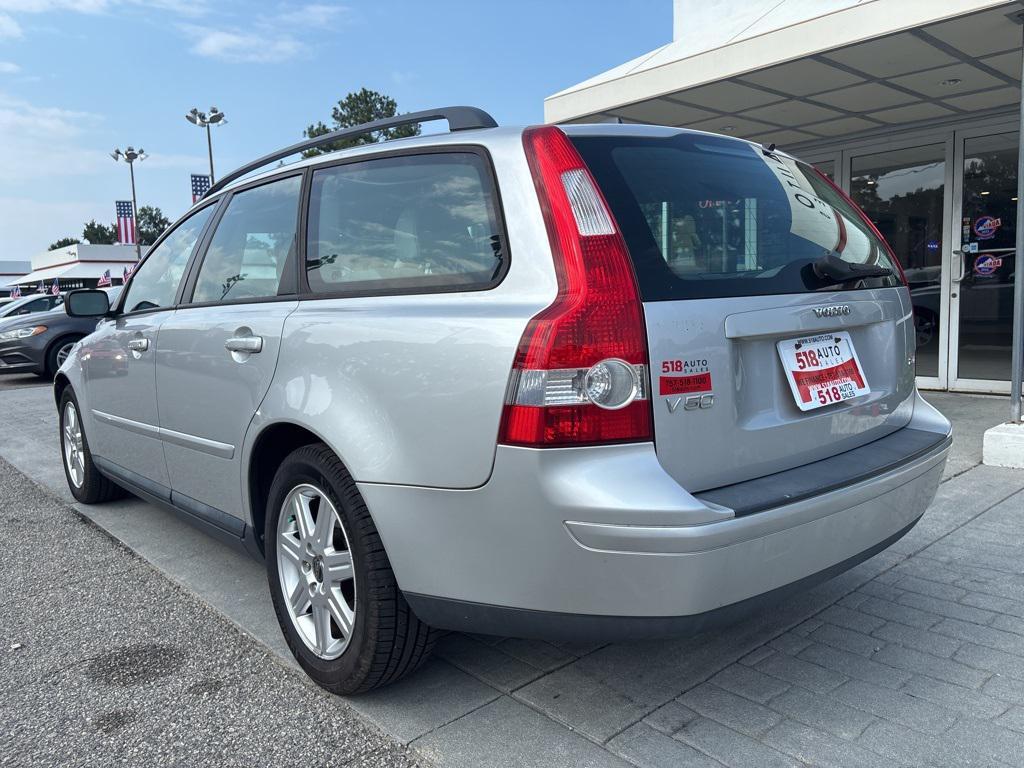 used 2006 Volvo V50 car, priced at $4,699