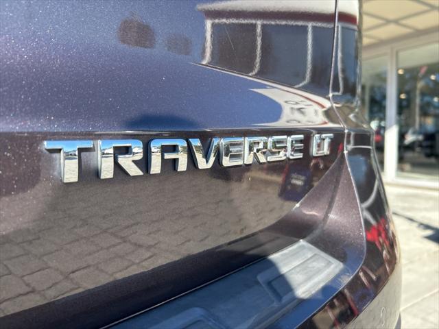 used 2015 Chevrolet Traverse car, priced at $9,999