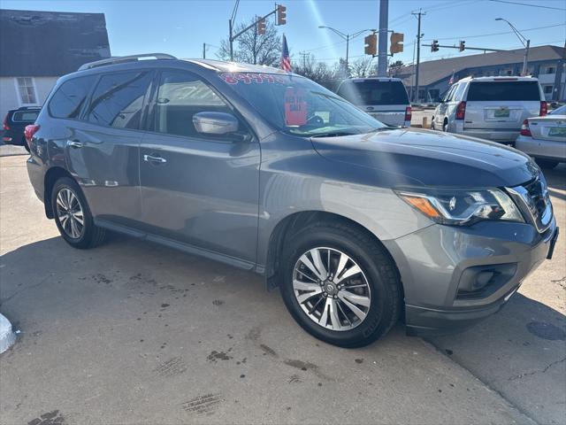 used 2017 Nissan Pathfinder car, priced at $9,999