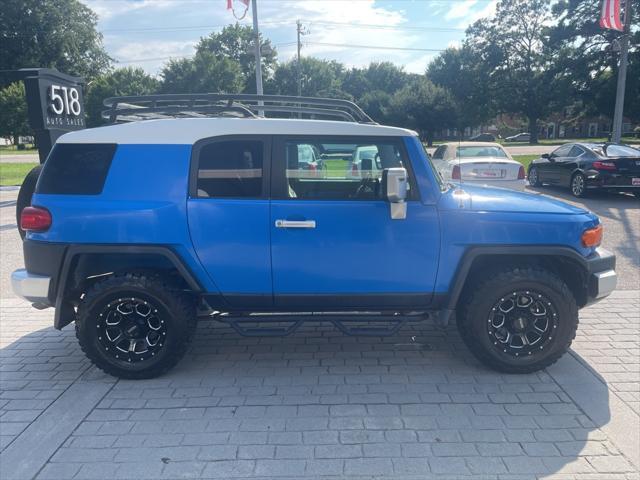 used 2007 Toyota FJ Cruiser car, priced at $10,999