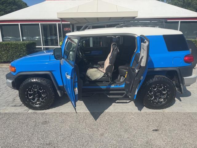 used 2007 Toyota FJ Cruiser car, priced at $10,999