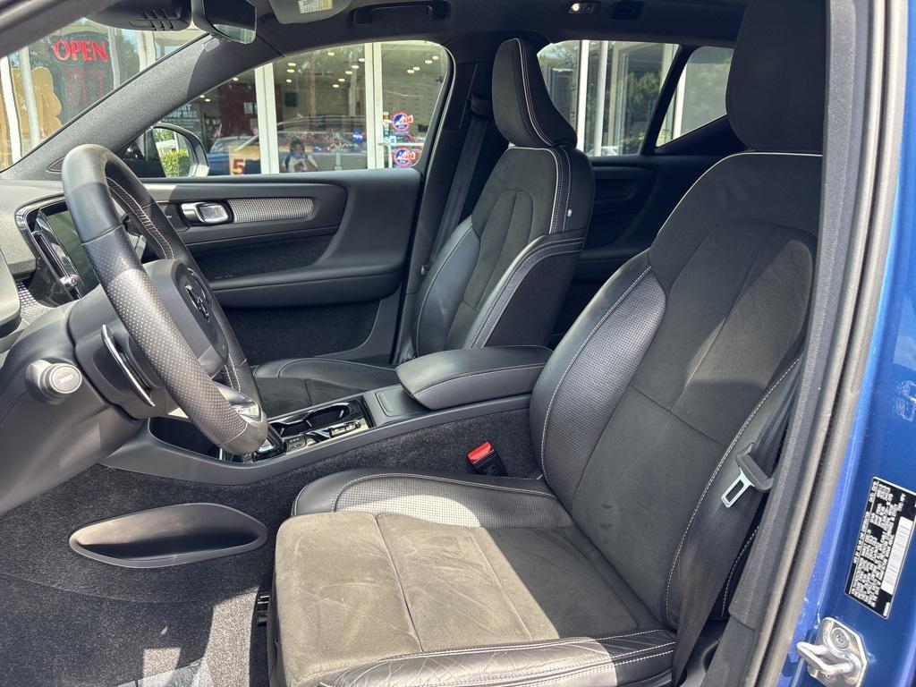 used 2019 Volvo XC40 car, priced at $18,599