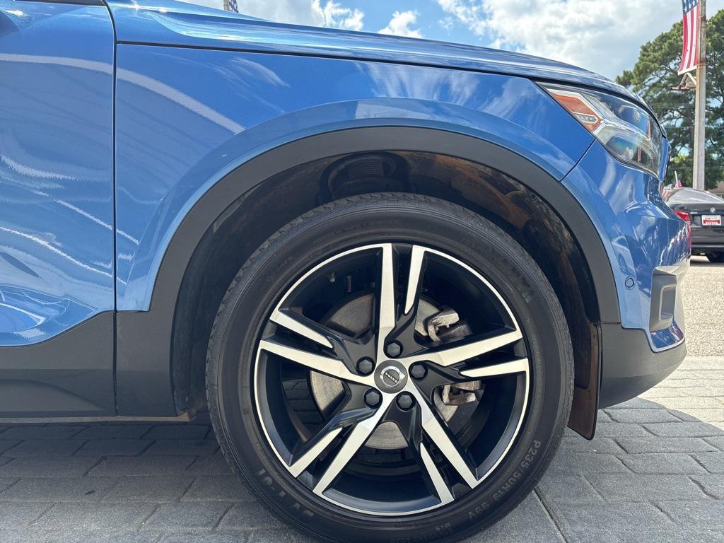 used 2019 Volvo XC40 car, priced at $18,599