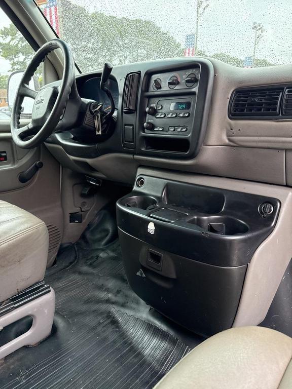 used 2001 GMC Savana 2500 car, priced at $4,999