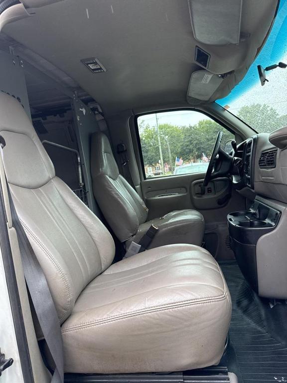 used 2001 GMC Savana 2500 car, priced at $4,999