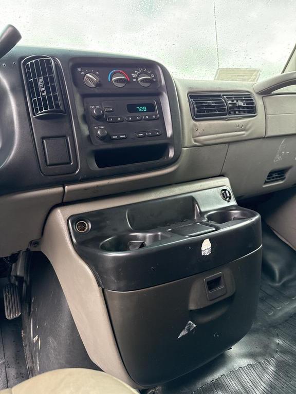 used 2001 GMC Savana 2500 car, priced at $4,999