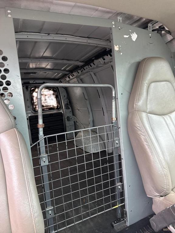 used 2001 GMC Savana 2500 car, priced at $4,999