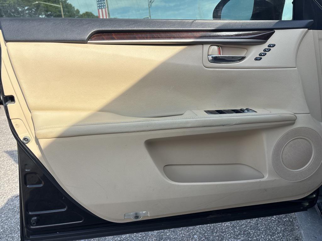 used 2013 Lexus ES 350 car, priced at $10,899