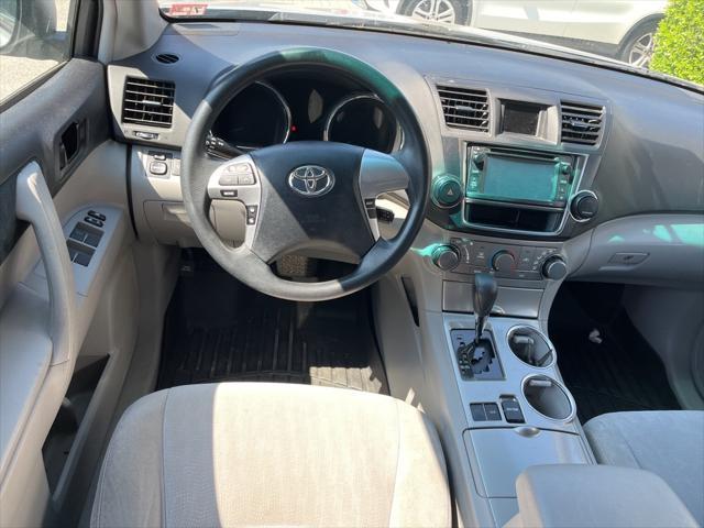 used 2013 Toyota Highlander car, priced at $13,500