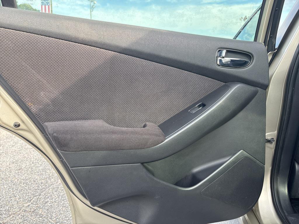 used 2009 Nissan Altima car, priced at $3,599