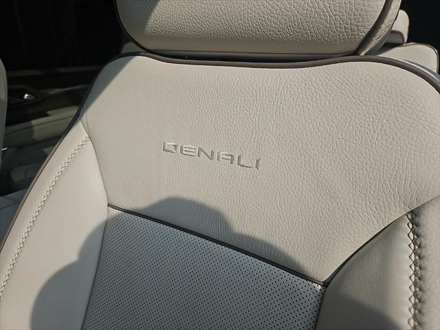 used 2021 GMC Yukon XL car, priced at $39,999
