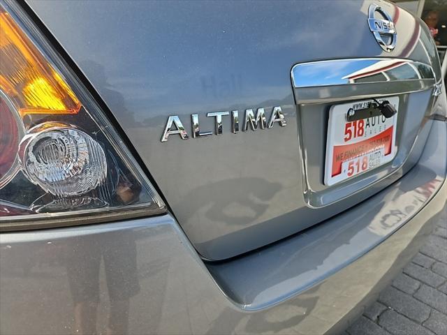 used 2009 Nissan Altima car, priced at $5,999