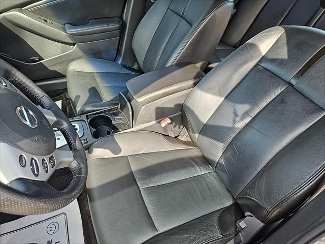 used 2009 Nissan Altima car, priced at $5,999