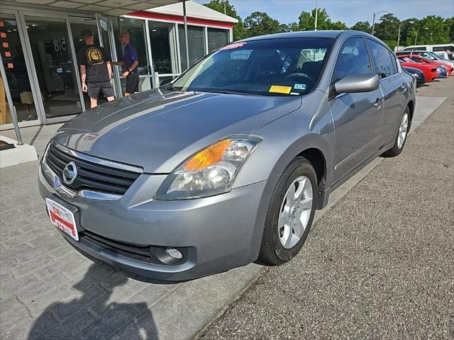 used 2009 Nissan Altima car, priced at $5,999