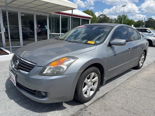 used 2009 Nissan Altima car, priced at $5,999