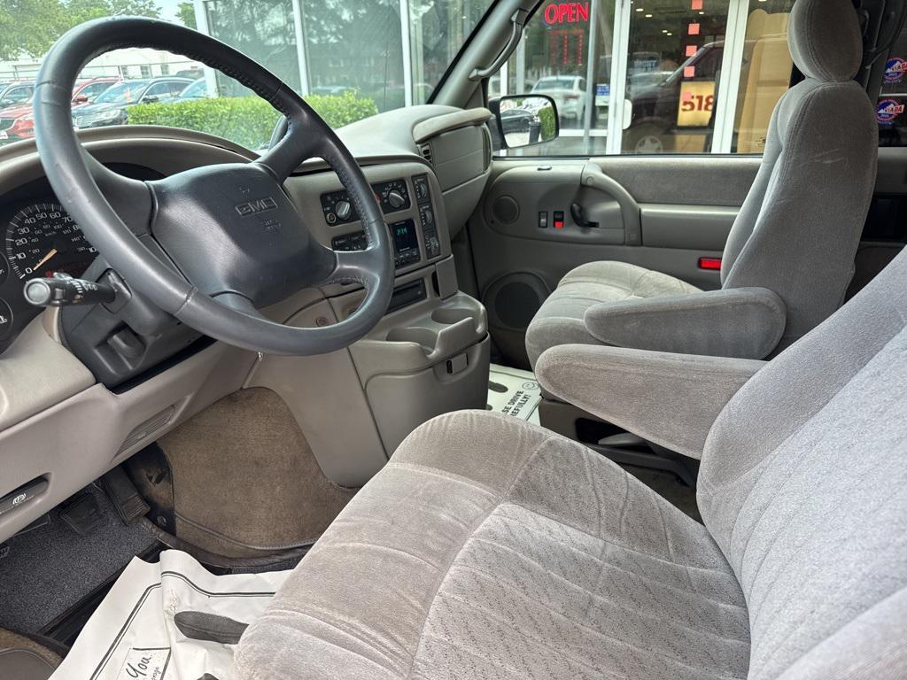 used 2002 GMC Safari car, priced at $3,999