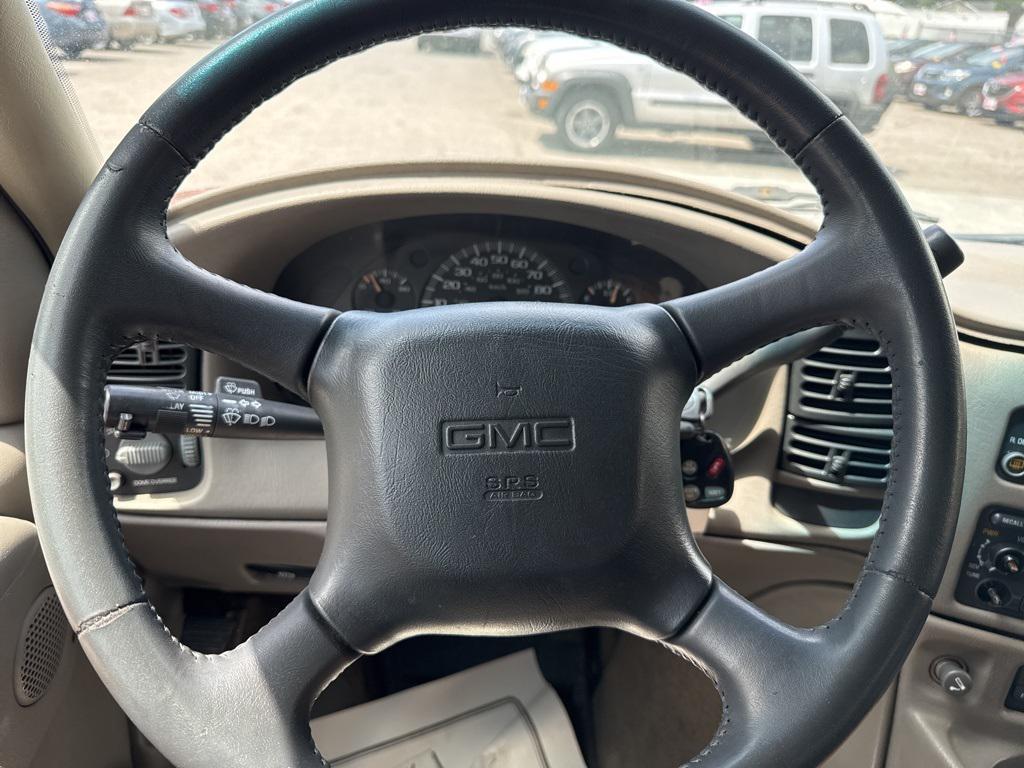 used 2002 GMC Safari car, priced at $3,999