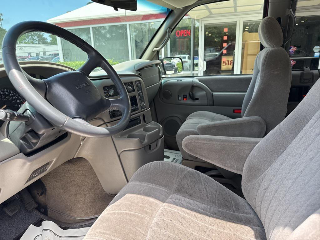 used 2002 GMC Safari car, priced at $3,999