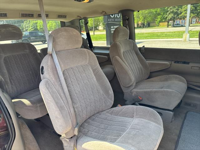 used 2002 GMC Safari car, priced at $5,000