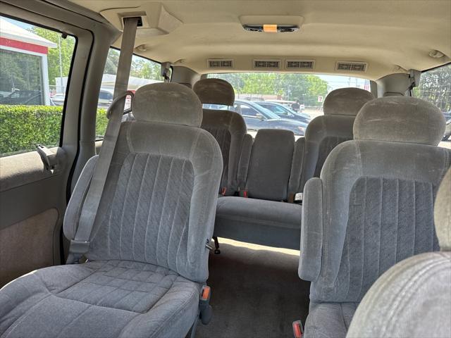 used 2002 GMC Safari car, priced at $5,000