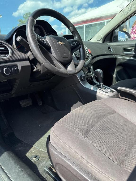used 2015 Chevrolet Cruze car, priced at $6,500
