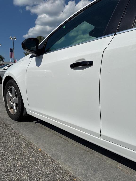 used 2015 Chevrolet Cruze car, priced at $6,500