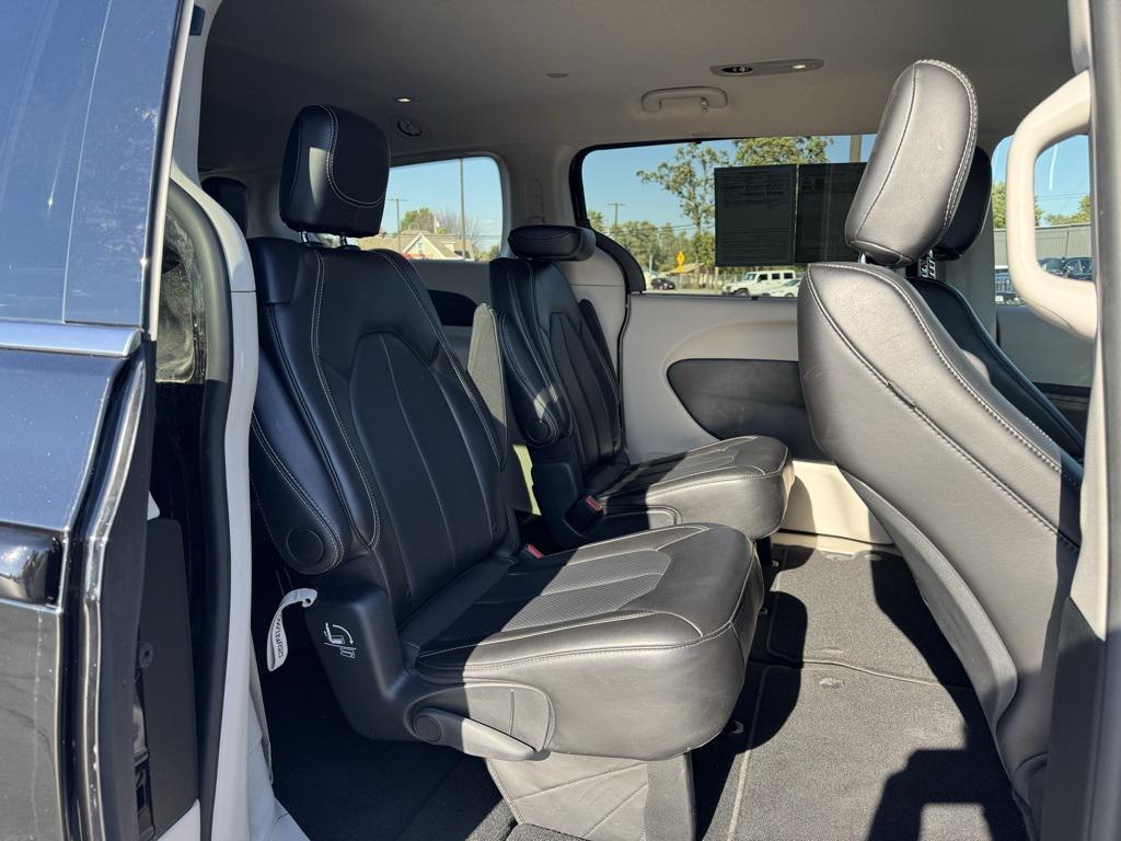 used 2024 Chrysler Pacifica car, priced at $27,153