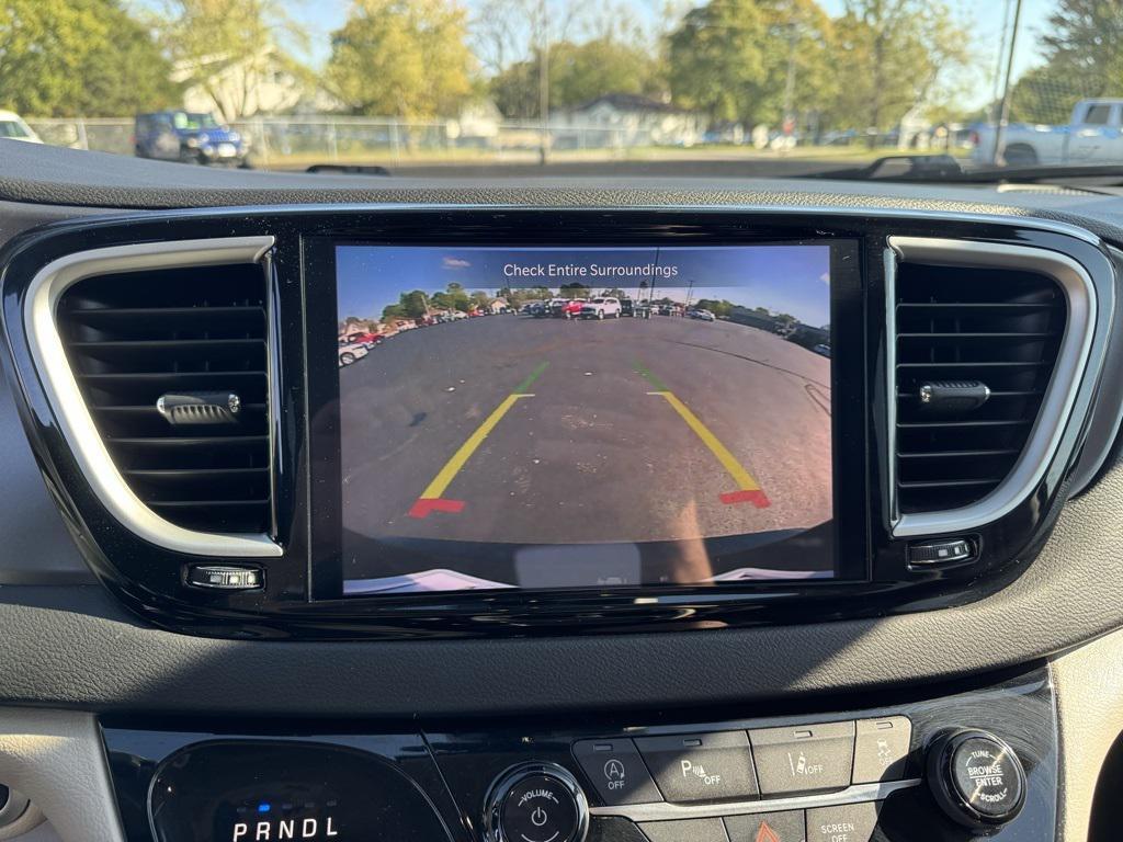 used 2024 Chrysler Pacifica car, priced at $27,153