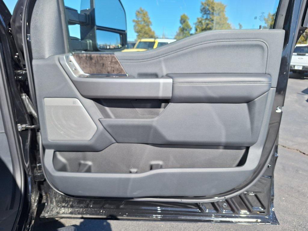 new 2025 Ford F-350 car, priced at $82,700