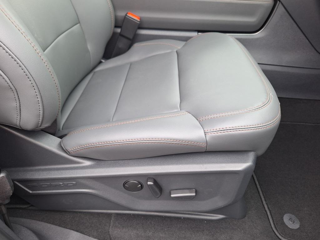 new 2025 Ford Expedition Max car, priced at $72,200