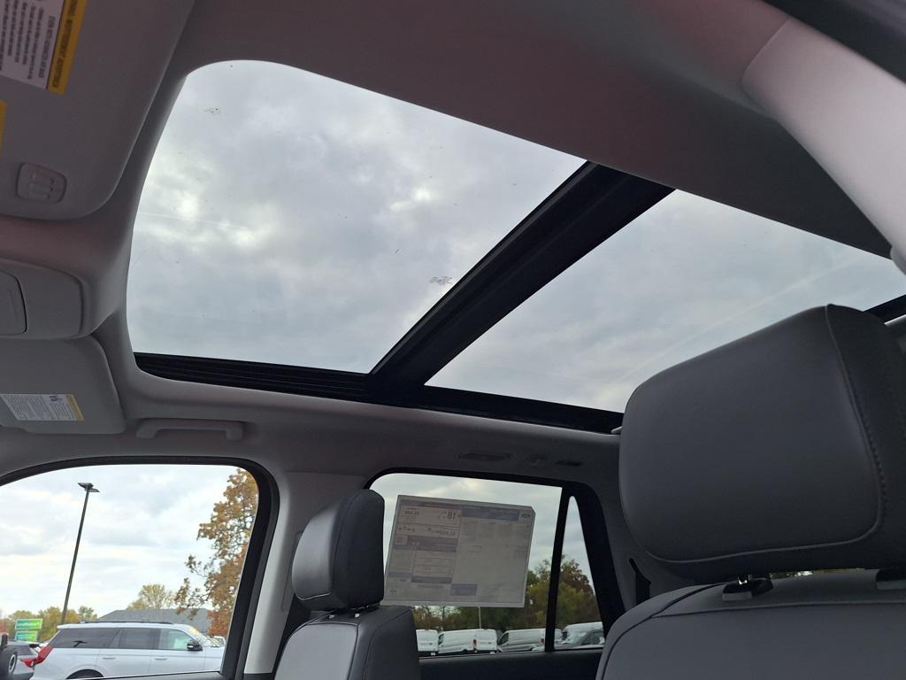 new 2025 Ford Expedition Max car, priced at $72,200