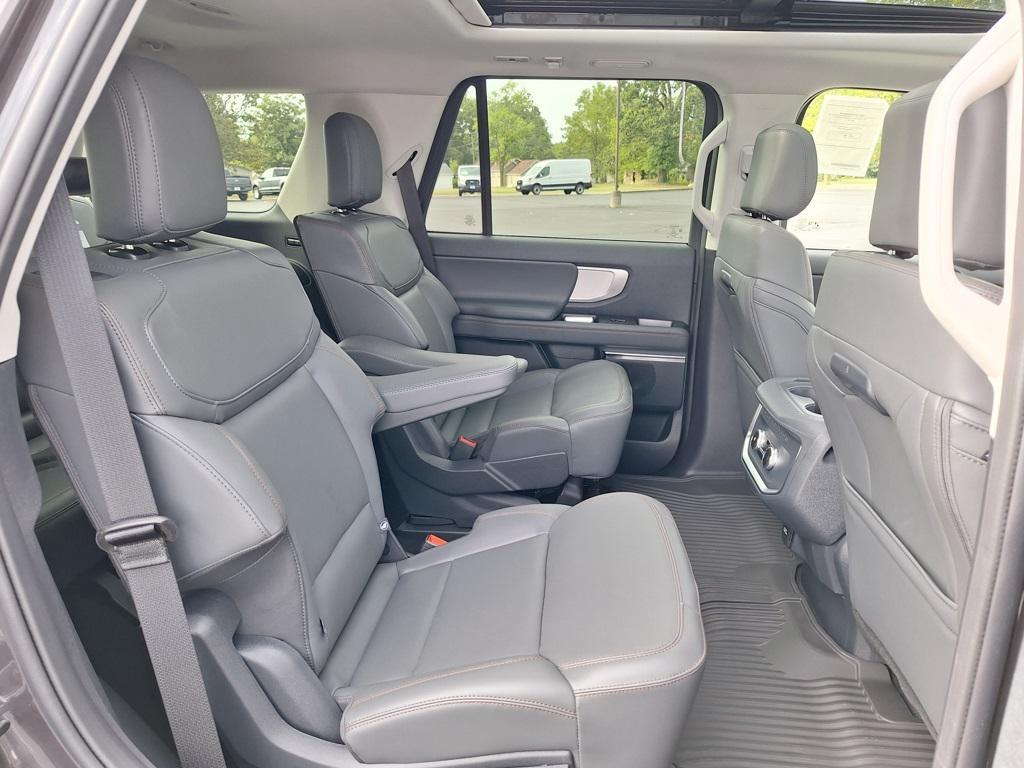 new 2025 Ford Expedition car, priced at $69,000