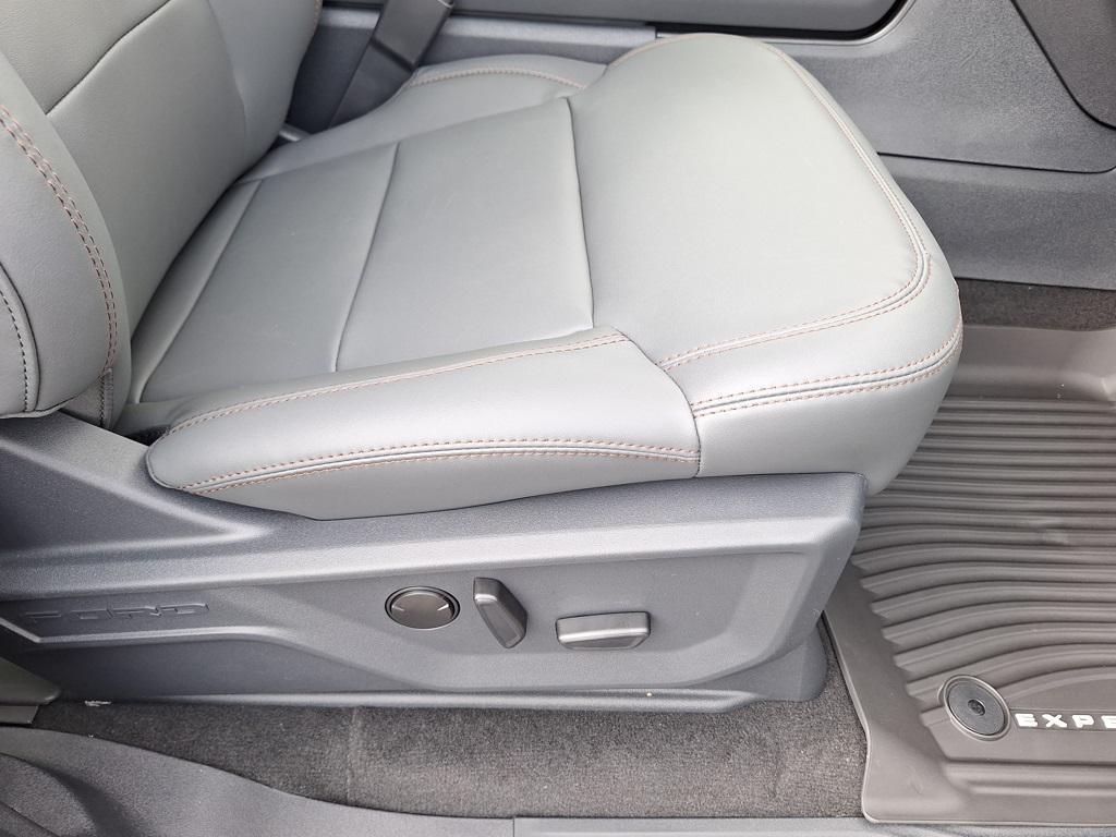 new 2025 Ford Expedition car, priced at $69,000