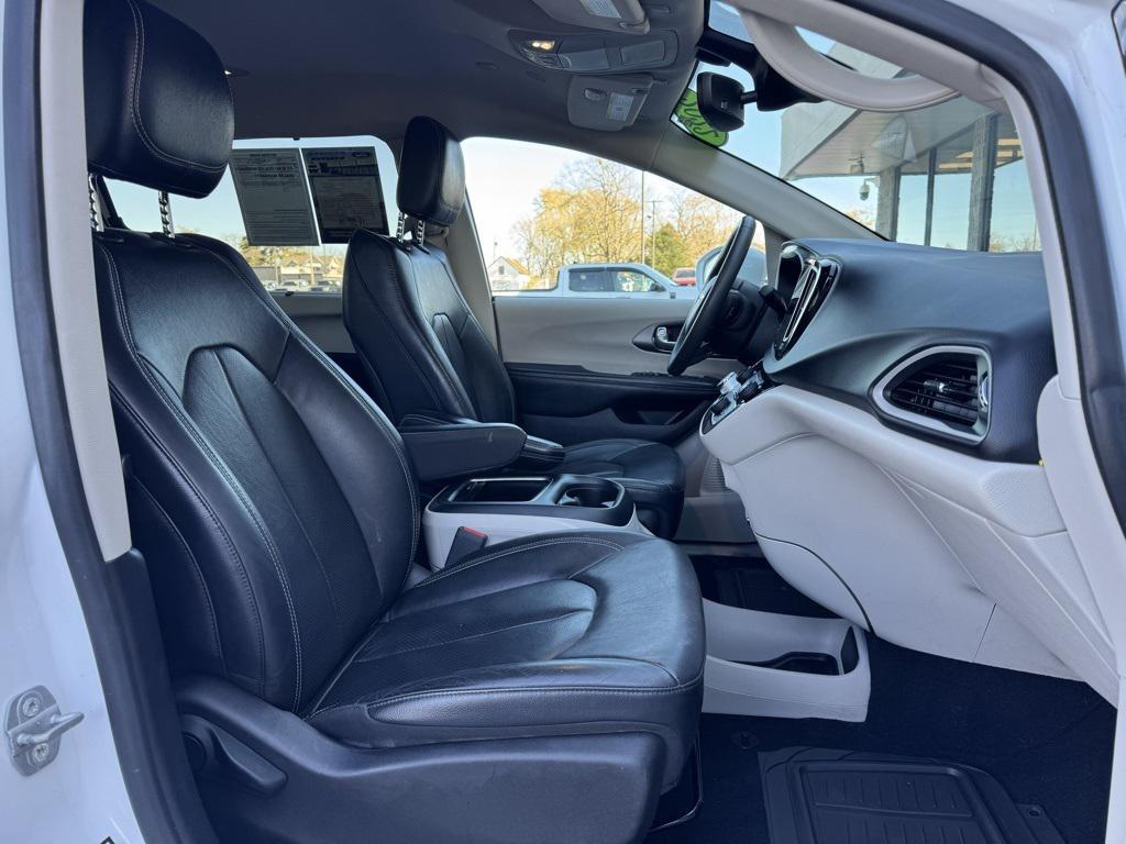 used 2022 Chrysler Pacifica car, priced at $20,958