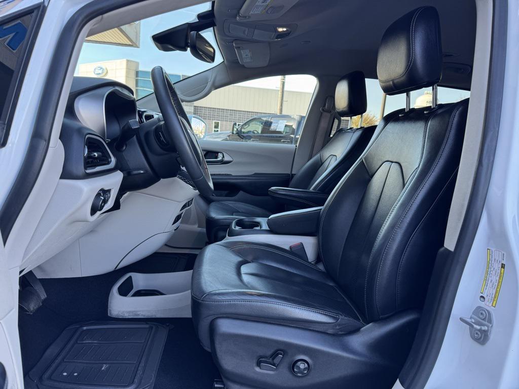 used 2022 Chrysler Pacifica car, priced at $20,958