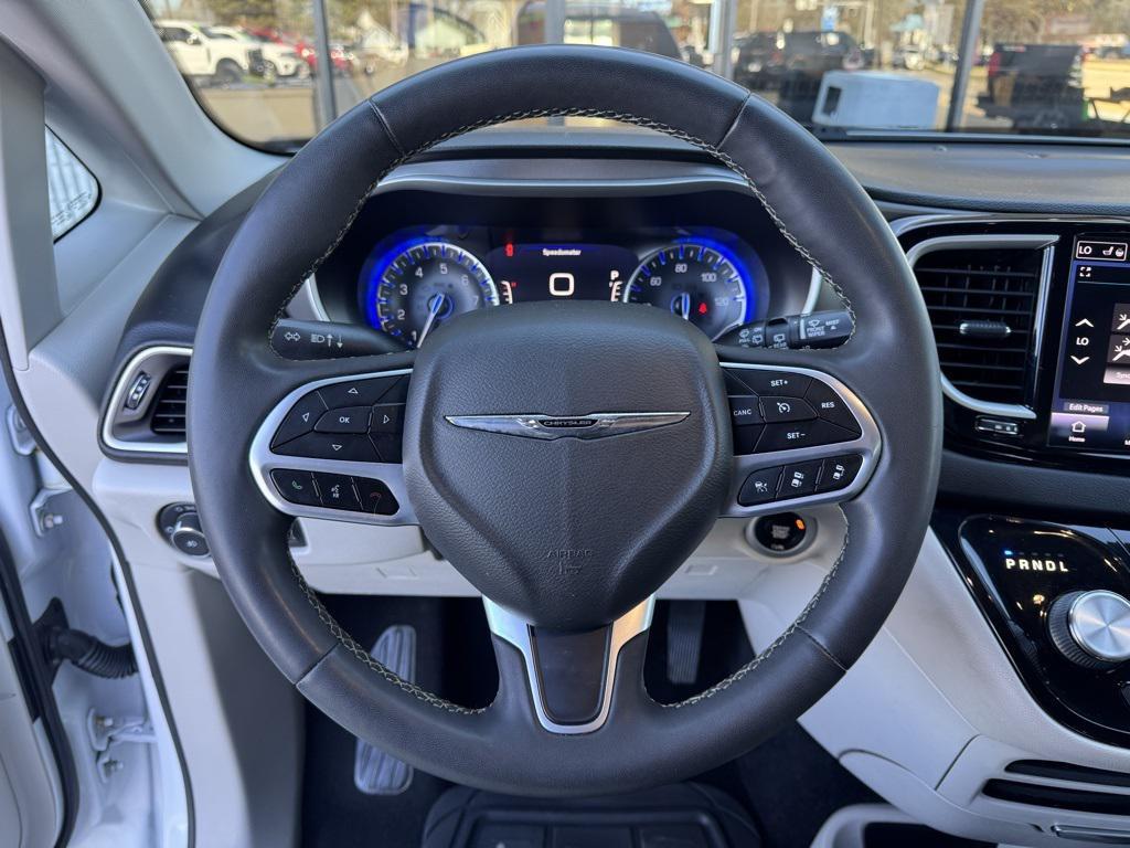 used 2022 Chrysler Pacifica car, priced at $20,958