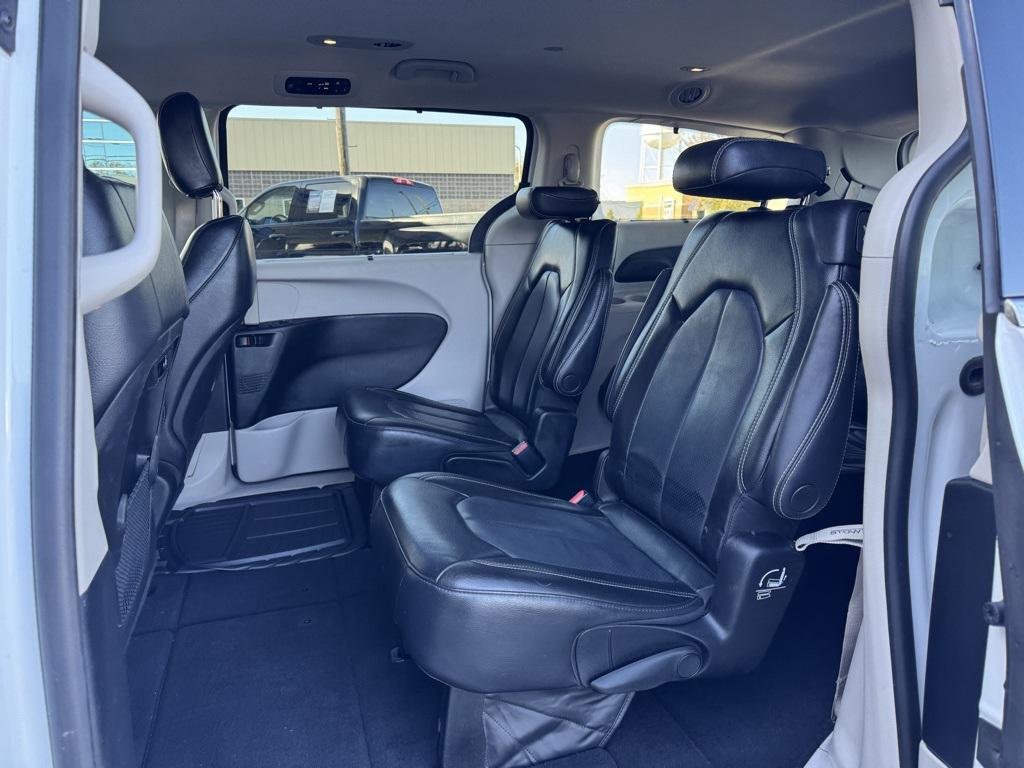 used 2022 Chrysler Pacifica car, priced at $20,958