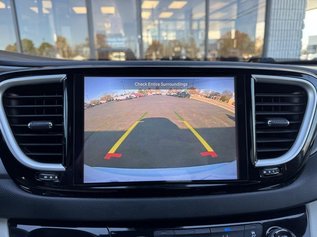 used 2022 Chrysler Pacifica car, priced at $20,958